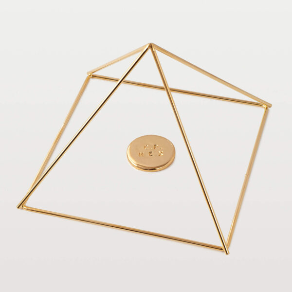 PIRAMIDE FISSA PLACCATA ORO-20 CM-ZUCCARI