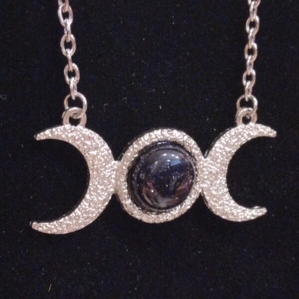 COLLANA CON TRIPLA LUNA E PIETRA DEL SOLE BLU