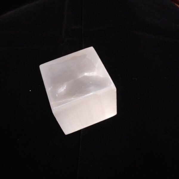 CUBO IN SELENITE-CM 5