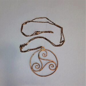 COLLANA CON TRISCELE