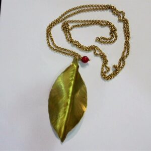 COLLANA CON FOGLIA DI FAGGIO IN OTTONE