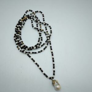 COLLANA CON PERLE E ONICE
