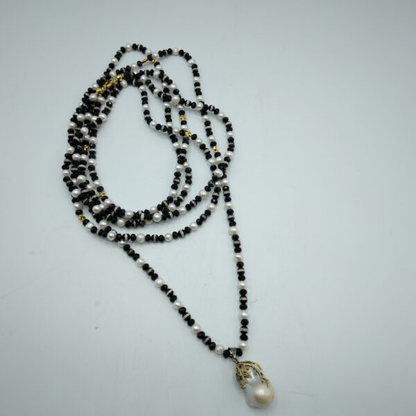COLLANA CON PERLE E ONICE