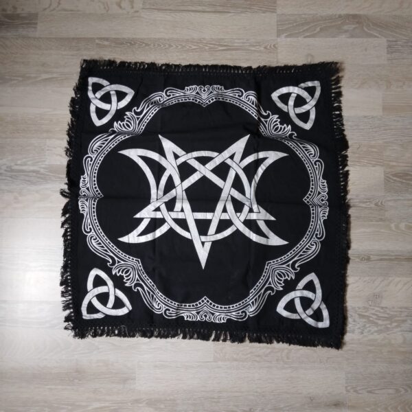 PANNO CON PENTAGRAMMA E TRIPLA LUNA