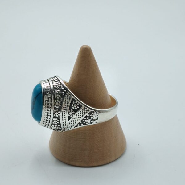 ANELLO CON HOWLITE TURCHESE- Misura 12 - immagine 2