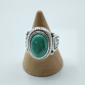 ANELLO CON HOWLITE VERDE-Misura 9