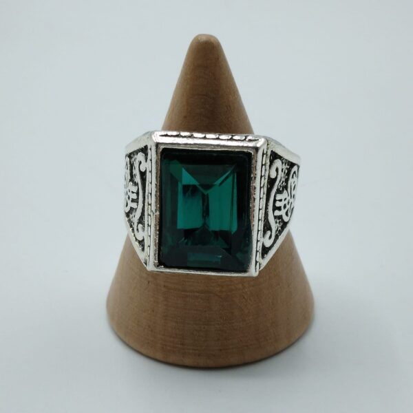 ANELLO CON PIETRA SINTETICA VERDE