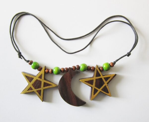 COLLANA CON LUNA E PENTACOLO IN LEGNO - immagine 2