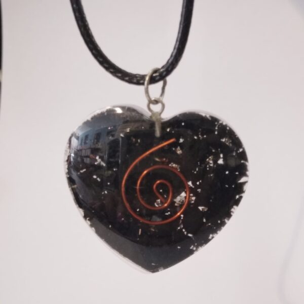 COLLANA CON ORGONE TORMALINA E SPIRALE