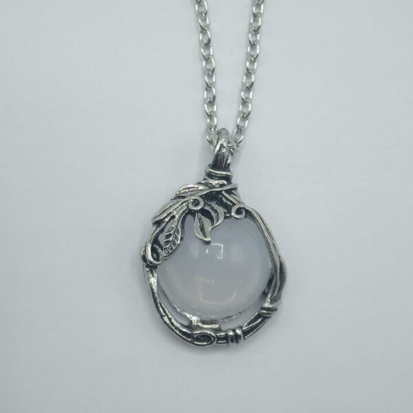 COLLANA CON CIONDOLO IN OPALINA