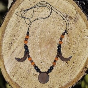 COLLANA CON TRIPLA LUNA IN LEGNO