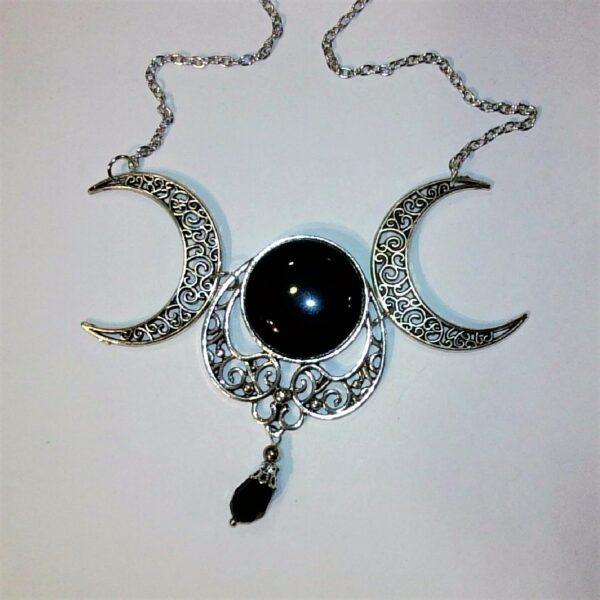 COLLANA CON TRIPLA LUNA E AGATA NERA