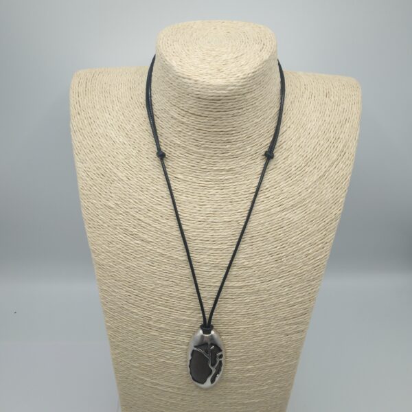 COLLANA CON CIONDOLO OVALE LEGNO