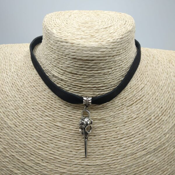 COLLANA CHOKER CON TESCHIO DI CORVO