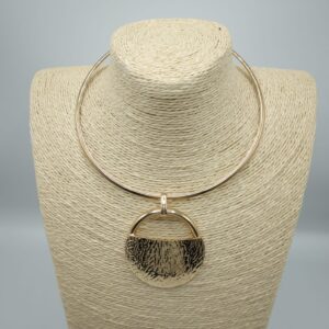 COLLANA CON CIONDOLO TONDO DORATO