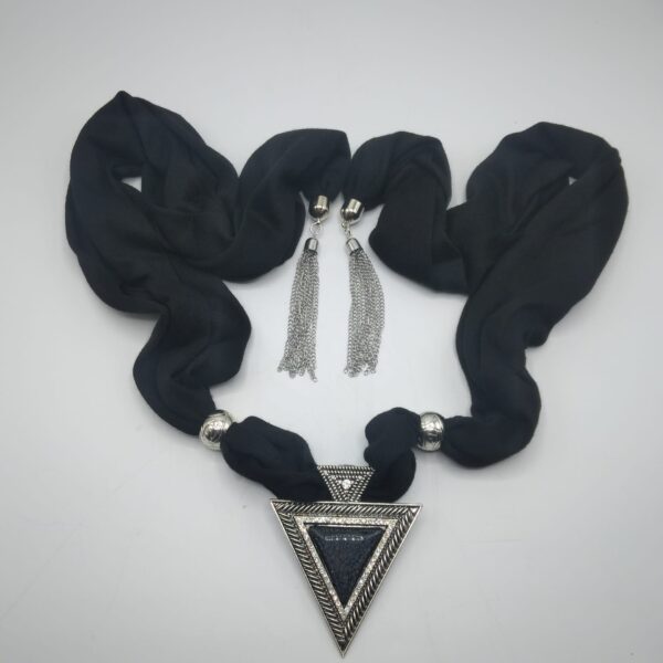 COLLANA/FOULARD STILE EGIZIO NERO
