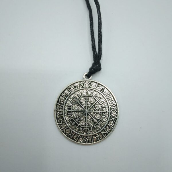 COLLANA AMULETO CON VEGVISIR