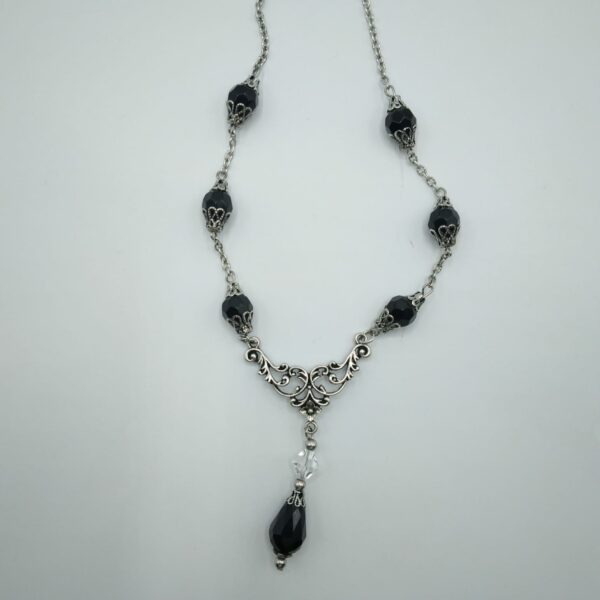 COLLANA CON PERLE E CIONDOLO DI OSSIDIANA