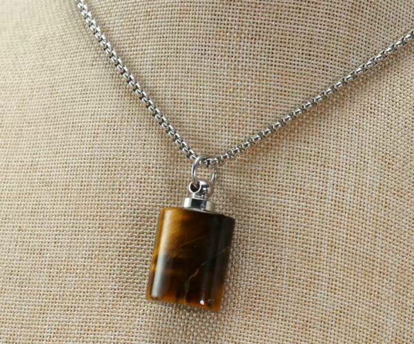 COLLANA CON BOTTIGLIETTA IN OCCHIO DI TIGRE