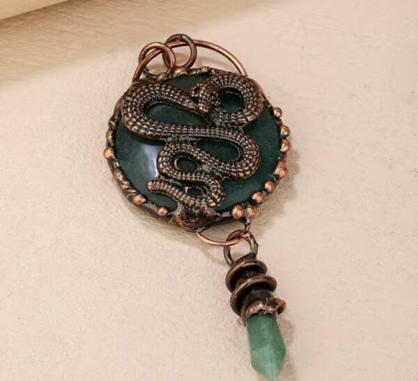 CIONDOLO CON SERPENTE-AVVENTURINA VERDE