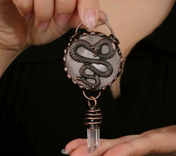 CIONDOLO CON SERPENTE-QUARZO ROSA - immagine 2