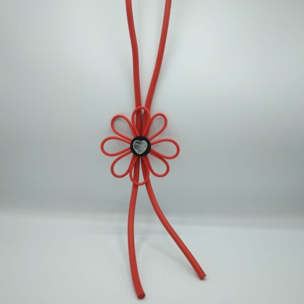 COLLANA CON FIORE E CUORE IN CRISTALLO DI ROCCA - immagine 2