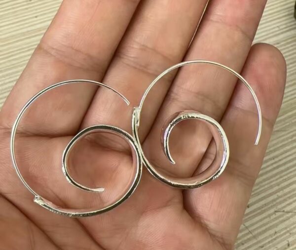 ORECCHINI A SPIRALE ARGENTATI
