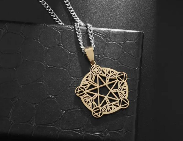 COLLANA CON PENTACOLO DORATA-CM 2,5