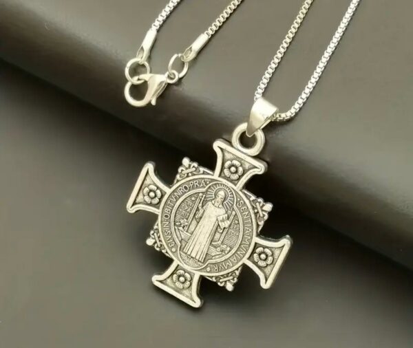 COLLANA  CIONDOLO SAN BENEDETTO-CM 3,5