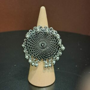 ANELLO TONDO CON PENDENTI